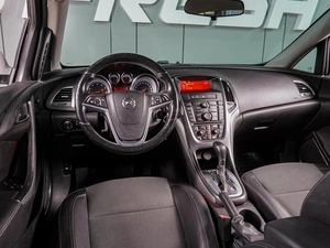 Хетчбэк Opel Astra 2012 года, 844000 рублей, Воронеж