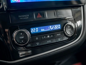 Внедорожник Mitsubishi Outlander 2015 года, 1800000 рублей, Красноярск