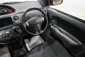 Минивэн Toyota Sienta 2012 года, 859000 рублей, Новокузнецк