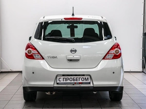Хетчбэк Nissan Tiida 2011 года, 840000 рублей, Красноярск