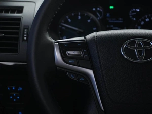 Внедорожник Toyota Land Cruiser Prado 2018 года, 4649196 рублей, Москва