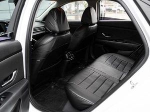 Седан Hyundai Elantra 2021 года, 2010000 рублей, Краснодар