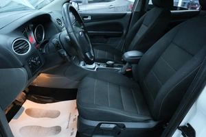 Хетчбэк Ford Focus 2010 года, 939000 рублей, Омск