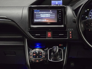Минивэн Toyota Esquire 2015 года, 1765000 рублей, Красноярск