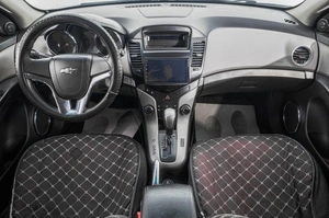 Седан Chevrolet Cruze 2011 года, 739000 рублей, Барнаул