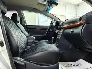 Седан Toyota Avensis 2005 года, 770000 рублей, Ачинск