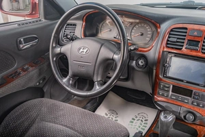 Седан Hyundai Sonata 2007 года, 529000 рублей, Томск