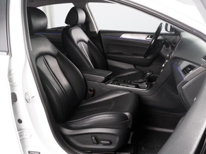 Седан Hyundai Sonata 2019 года, 2289000 рублей, Красный Пахарь