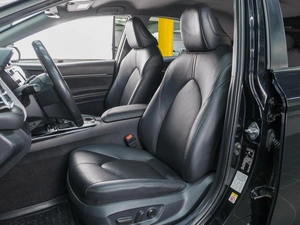 Седан Toyota Camry 2018 года, 2299000 рублей, Сургут
