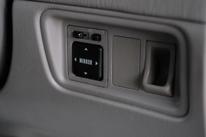 Седан Toyota Prius 1999 года, 439000 рублей, Омск