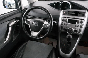 Минивэн Toyota Verso 2010 года, 1139000 рублей, Красноярск