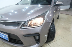 Седан Kia Rio 2019 года, 1379000 рублей, Новокузнецк
