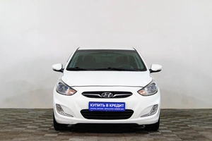 Седан Hyundai Solaris 2013 года, 769000 рублей, Сургут