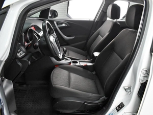 Универсал Opel Astra 2013 года, 1060000 рублей, Воронеж