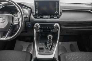 Внедорожник Toyota RAV4 2021 года, 3599000 рублей, Барнаул
