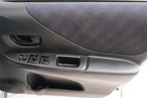 Хетчбэк Toyota Ractis 2006 года, 629000 рублей, Красноярск