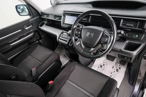 Минивэн Honda Stepwgn Spada 2019 года, 2399000 рублей, Красноярск