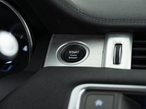 Внедорожник Land Rover Range Rover Evoque 2017 года, 2649999 рублей, Москва