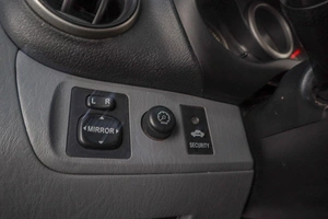 Внедорожник Toyota RAV4 2003 года, 829000 рублей, Челябинск