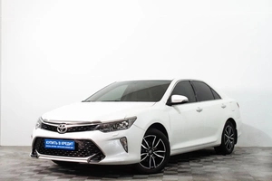Седан Toyota Camry 2017 года, 2679000 рублей, Сургут
