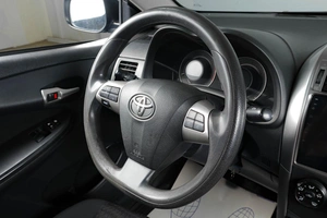 Седан Toyota Corolla 2011 года, 799000 рублей, Тюмень