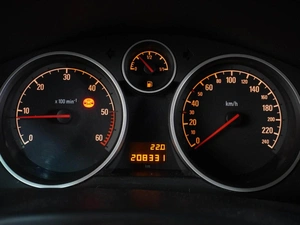 Универсал Opel Astra 2010 года, 669000 рублей, Воронеж