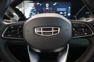 Седан Geely Monjaro 2023 года, 3400000 рублей, Мирное