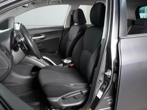 Хетчбэк Toyota Auris 2008 года, 640000 рублей, Красный Пахарь