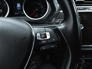 Внедорожник Volkswagen Tiguan 2019 года, 2349000 рублей, Красноярск