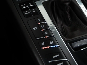 Внедорожник Porsche Macan Turbo 2014 года, 2877077 рублей, Москва