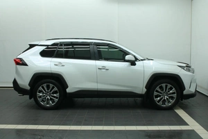 Внедорожник Toyota RAV4 2021 года, 3450000 рублей, Красноярск