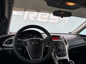 Хетчбэк Opel Astra 2011 года, 599000 рублей, Ижевск