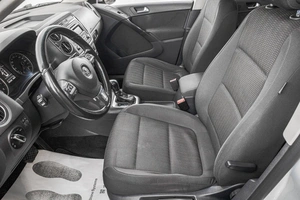 Внедорожник Volkswagen Tiguan 2012 года, 1189000 рублей, Барнаул