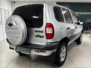 Внедорожник Chevrolet Niva 2005 года, 349000 рублей, Ачинск