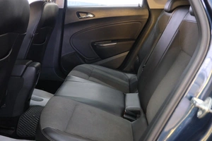 Хетчбэк Opel Astra 2011 года, 779000 рублей, Омск