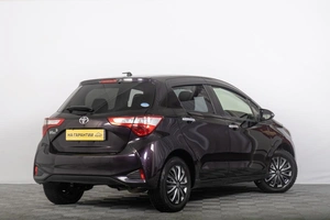 Хетчбэк Toyota Vitz 2018 года, 1069000 рублей, Томск