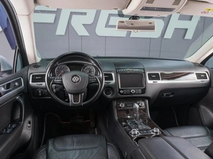 Внедорожник Volkswagen Touareg 2016 года, 3319000 рублей, Сургут