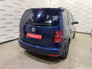 Минивэн Volkswagen Touran 2007 года, 399000 рублей, Красноярск