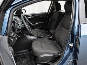 Седан Opel Astra 2013 года, 905000 рублей, Краснодар