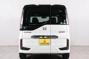 Минивэн Honda Stepwgn Spada 2015 года, 2049000 рублей, Красноярск