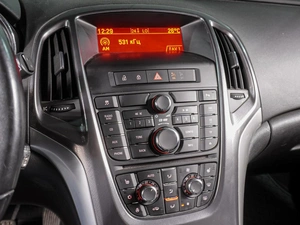 Универсал Opel Astra 2011 года, 899000 рублей, Воронеж