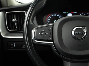 Внедорожник Volvo XC60 2019 года, 3327077 рублей, Москва