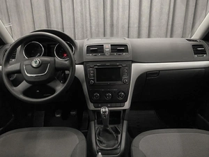 Внедорожник Skoda Yeti 2011 года, 890000 рублей, Красноярск