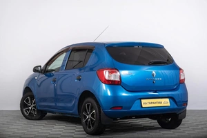 Хетчбэк Renault Sandero 2015 года, 739000 рублей, Томск