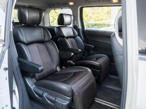 Минивэн Nissan Elgrand 2018 года, 2900000 рублей, Волгоград