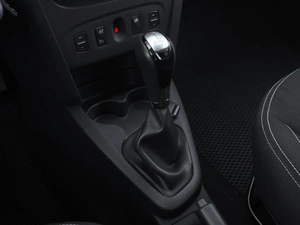 Седан Renault Logan 2016 года, 990000 рублей, Тверь