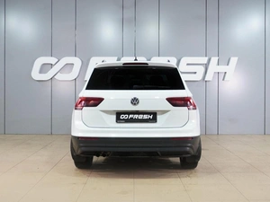 Внедорожник Volkswagen Tiguan 2017 года, 2349000 рублей, Воронеж