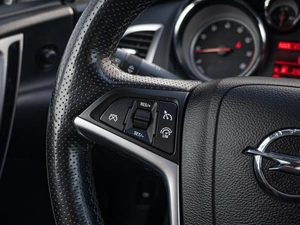Хетчбэк Opel Astra GTC 2014 года, 1050000 рублей, Краснодар