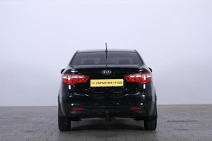 Седан Kia Rio 2013 года, 599000 рублей, Омск