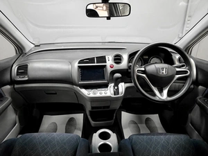 Минивэн Honda Stream 2009 года, 949000 рублей, Красноярск